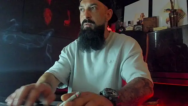 Snapshot of axxelrich_ chatting on 09/26/25, 05:25 axxelrich online show from 09/26/25, 05:25