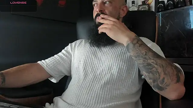 Snapshot of axxelrich_ chatting on 09/20/25, 05:12 axxelrich online show from 09/20/25, 05:12