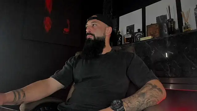 Snapshot of axxelrich_ chatting on 10/25/25, 04:00 axxelrich online show from 10/25/25, 04:00