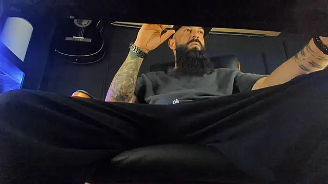 Snapshot of axxelrich_ chatting on 03/01/25, 10:34 axxelrich online show from 03/01/25, 10:34