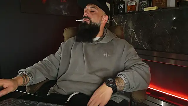 Snapshot of axxelrich_ chatting on 11/04/25, 05:00 axxelrich online show from 11/04/25, 05:00