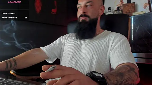 Snapshot of axxelrich_ chatting on 09/22/25, 06:52 axxelrich online show from 09/22/25, 06:52