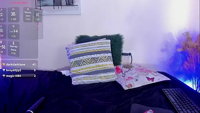 katy giil online show from 10/31/25, 07:16