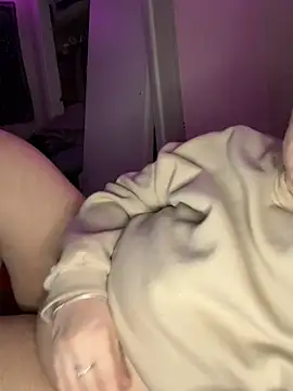 menaceswife online show from 03/22/25, 11:42