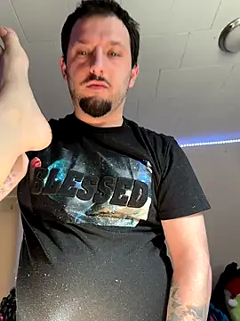 menaceswife online show from 09/26/25, 01:40