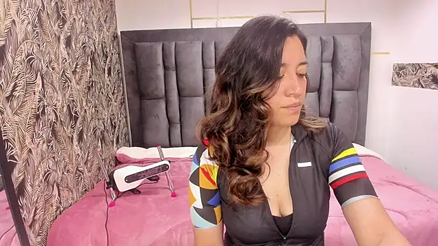 VioletaScott  online show from 12/15/25, 02:01