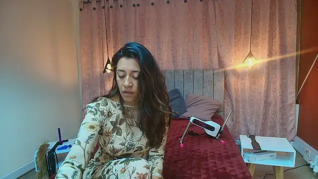 VioletaScott  online show from 11/30/25, 12:28