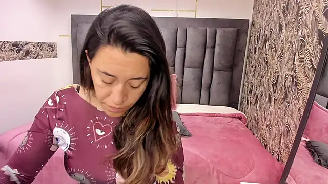 VioletaScott  online show from 12/18/25, 01:15