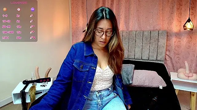 VioletaScott  online show from 03/13/25, 12:56