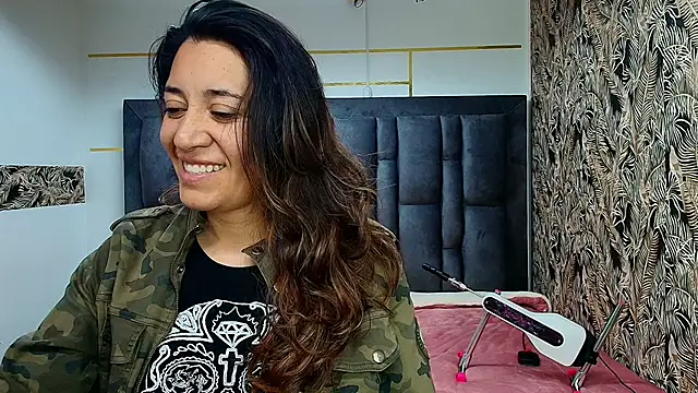 VioletaScott  online show from 12/20/25, 01:14