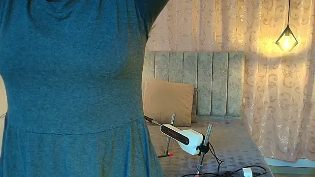 VioletaScott  online show from 11/14/25, 01:15