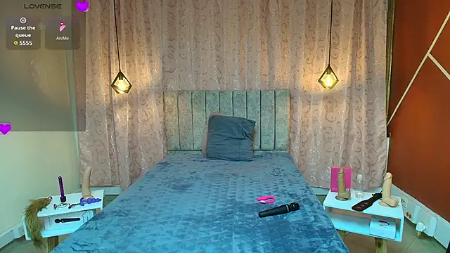 VioletaScott  online show from 11/05/25, 12:19