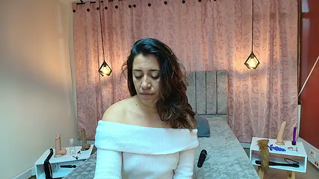 VioletaScott  online show from 09/19/25, 01:15