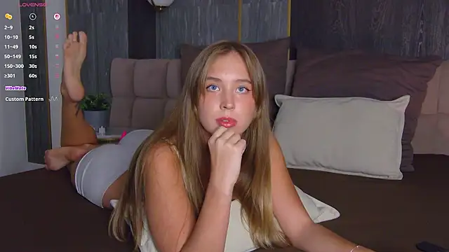 LoraineLuff online show from 03/04/26, 03:09