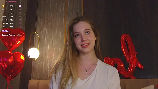 LoraineLuff online show from 02/21/25, 06:04