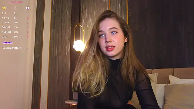 LoraineLuff online show from 02/03/25, 06:07