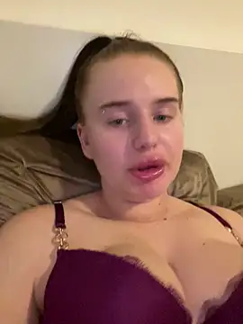 Snapshot of yourhornyslut chatting on 05/04/26, 08:00 yourhornyslut online show from 05/04/26, 08:00