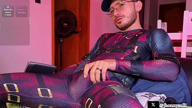 Snapshot of jhonny_sulivan chatting on 10/30/25, 04:04 jhonny sulivan online show from 10/30/25, 04:04