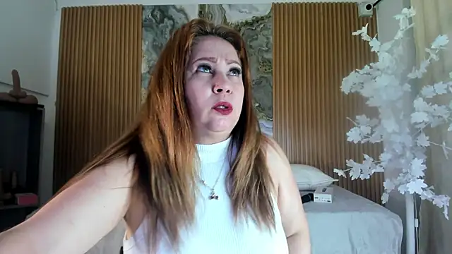 Danna topless online show from 01/08/26, 12:00