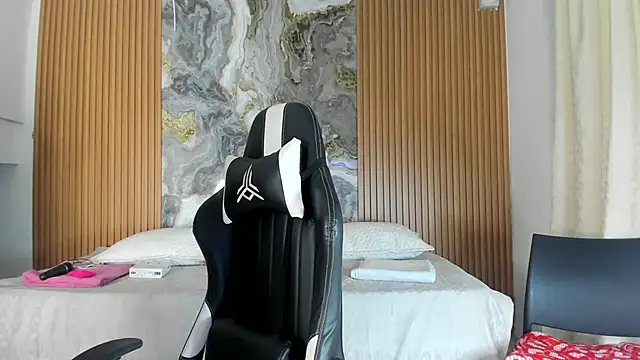 Danna topless online show from 11/19/25, 12:05