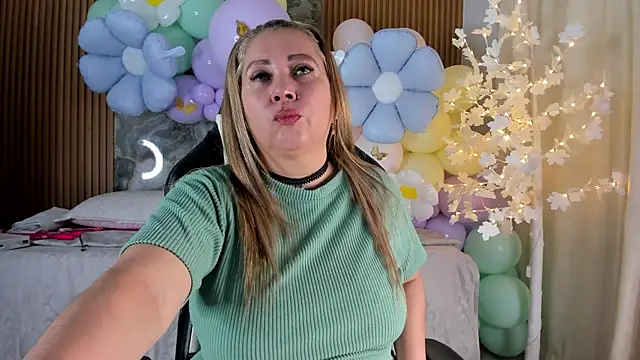 Danna topless online show from 04/07/26, 12:07