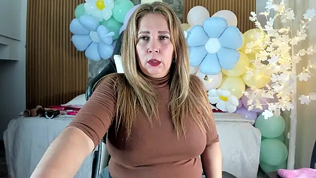 Danna topless online show from 04/08/26, 12:06