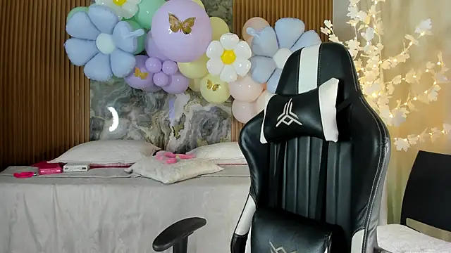 Danna topless online show from 04/01/26, 12:06