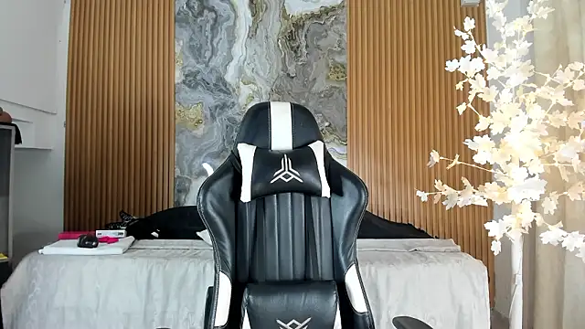 Danna topless online show from 03/26/26, 12:03