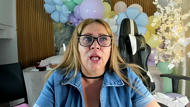 Danna topless online show from 04/14/26, 12:10