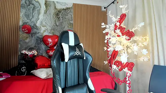 Danna topless online show from 02/26/26, 12:05