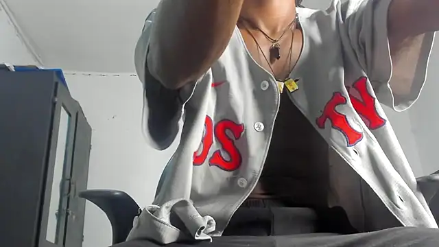 Snapshot of darwinjhonson chatting on 02/06/25, 11:53 darwinjhonson online show from 02/06/25, 11:53