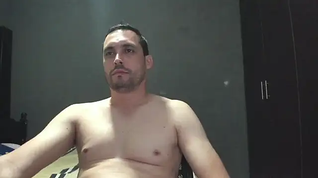 Snapshot of iulius55x chatting on 01/17/25, 05:00 iulius55x online show from 01/17/25, 05:00