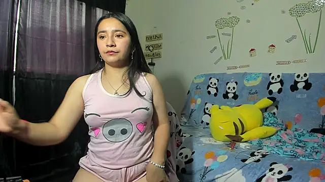 Snapshot of litle_mily_ chatting on 02/04/25, 10:13 litle mily online show from 02/04/25, 10:13