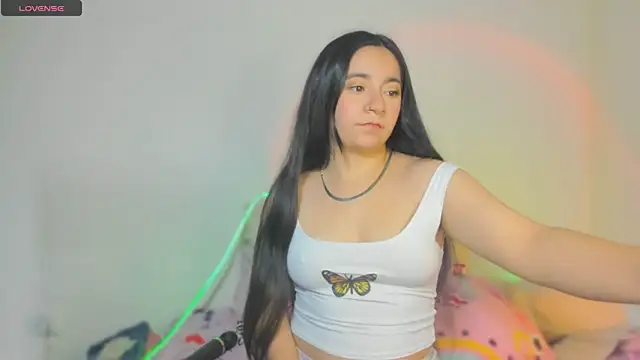 Snapshot of litle_mily_ chatting on 11/14/25, 08:45 litle mily online show from 11/14/25, 08:45