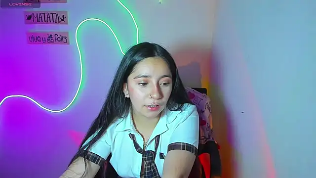 Snapshot of litle_mily_ chatting on 03/22/25, 09:10 litle mily online show from 03/22/25, 09:10