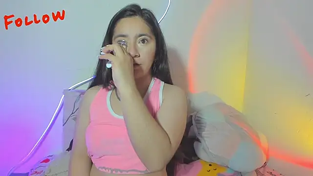 Snapshot of litle_mily_ chatting on 10/27/25, 11:16 litle mily online show from 10/27/25, 11:16