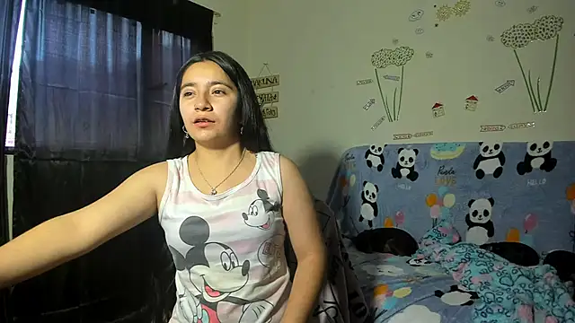 Snapshot of litle_mily_ chatting on 02/01/25, 10:01 litle mily online show from 02/01/25, 10:01