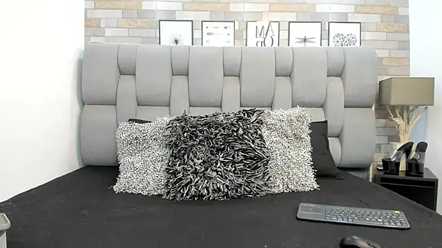 KariinaTaylor online show from 06/18/26, 06:35