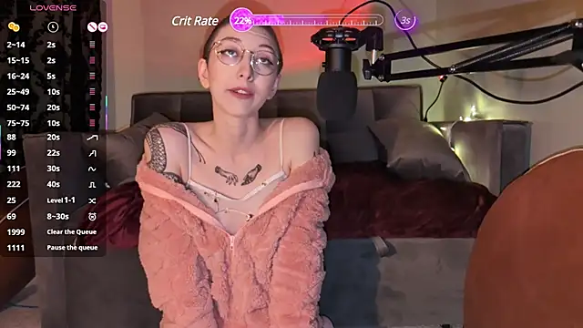 lovelylucyy online show from 02/08/25, 11:24