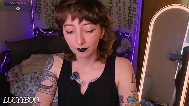 Snapshot of lovelylucyy chatting on 07/16/26, 09:23 lovelylucyy online show from 07/16/26, 09:23