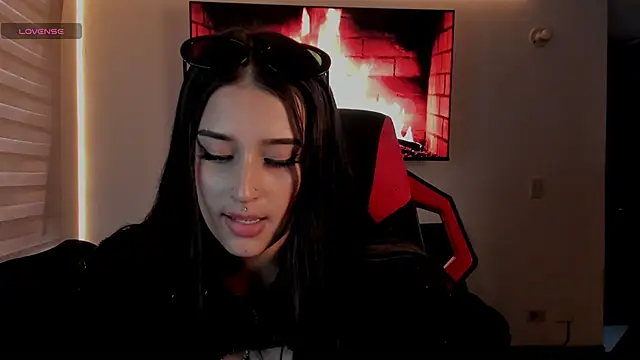 Charlotte greys online show from 11/22/25, 10:19