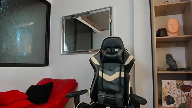 Snapshot of julian_wallace chatting on 02/10/26, 09:14 julian wallace online show from 02/10/26, 09:14