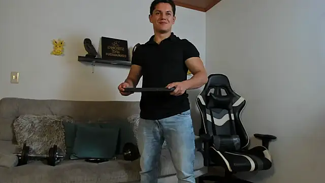 Snapshot of julian_wallace chatting on 10/27/25, 06:42 julian wallace online show from 10/27/25, 06:42