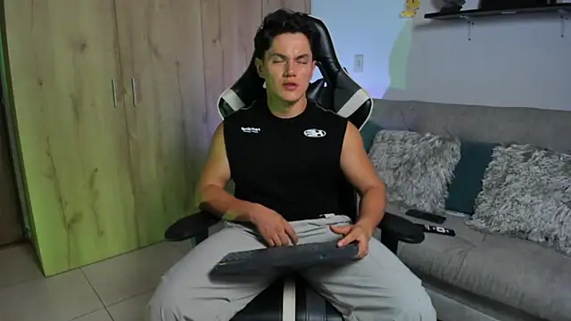 Snapshot of julian_wallace chatting on 02/24/26, 01:50 julian wallace online show from 02/24/26, 01:50