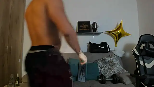 Snapshot of julian_wallace chatting on 11/23/25, 09:25 julian wallace online show from 11/23/25, 09:25