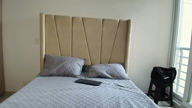 Snapshot of julian_wallace chatting on 02/19/26, 09:01 julian wallace online show from 02/19/26, 09:01