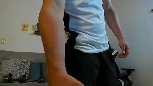 Snapshot of julian_wallace chatting on 11/14/25, 08:01 julian wallace online show from 11/14/25, 08:01