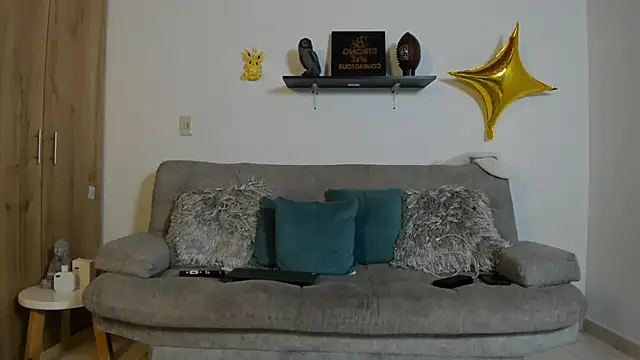 Snapshot of julian_wallace chatting on 09/25/25, 02:12 julian wallace online show from 09/25/25, 02:12