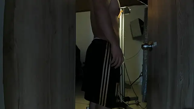 Snapshot of julian_wallace chatting on 10/30/25, 03:20 julian wallace online show from 10/30/25, 03:20