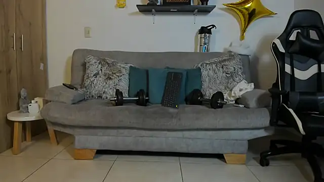 Snapshot of julian_wallace chatting on 09/10/25, 02:38 julian wallace online show from 09/10/25, 02:38